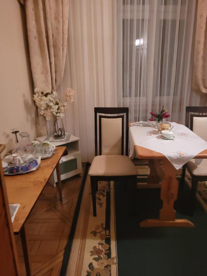 Pokoje Goscinne Victoria Красков Екстериор снимка